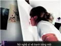 Nữ nghệ sĩ vẽ tranh bằng môi